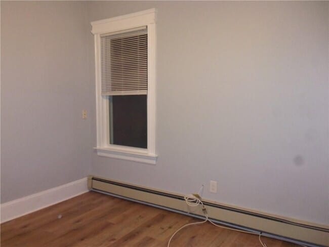 Photo - 1 Lamoureux Blvd