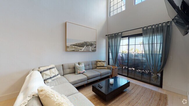 Building Photo - Bright 3 Bed 2 Bath Condo Available for Lo...