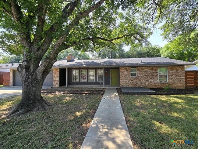 Building Photo - 1360 Poppy Ln