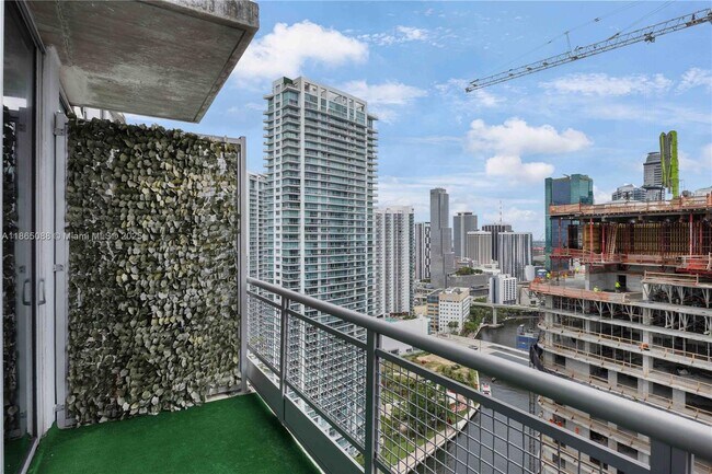 Photo - 690 SW 1st Ct Unit PHII08