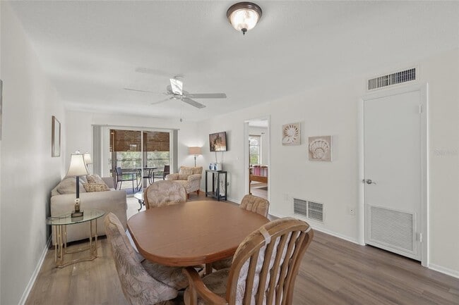 Photo - 708 S Tamiami Trl Unidad 319