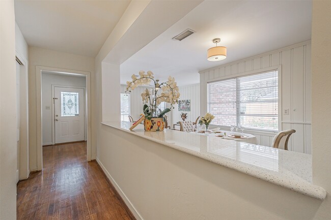 Photo - 2601 Briarhurst Dr
