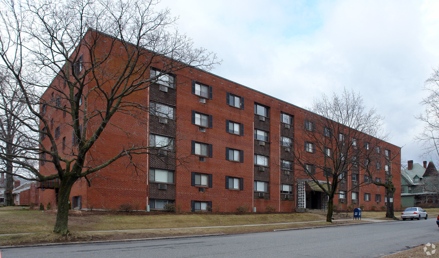 Hilltop Garden Apartments - Hilltop Garden Apartments