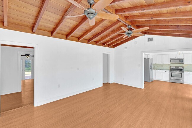 Photo - 301 Gulfstream Dr