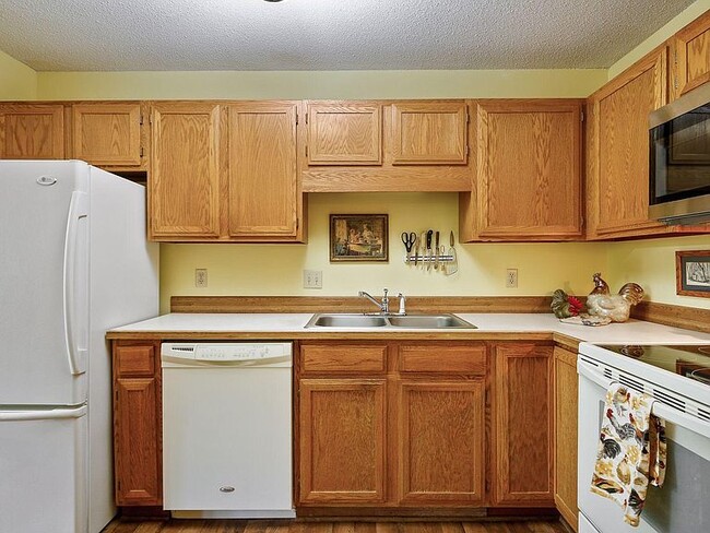 Photo - 4300 Trenton Ln N