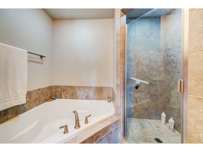 Photo - 701 S 1840 W