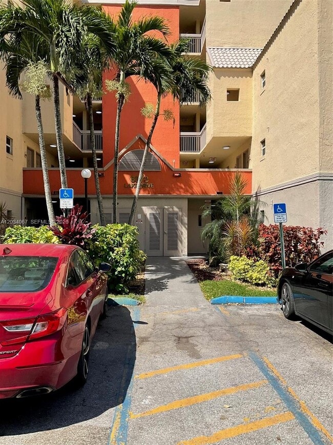 Building Photo - 8373 Lake Dr Unit 106