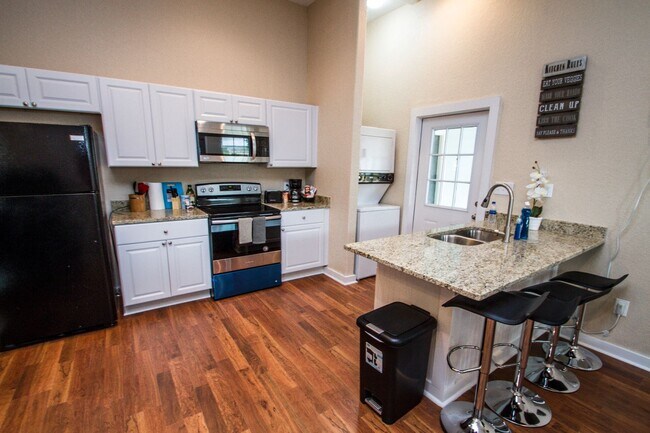 Photo - Douglas Unidad #A