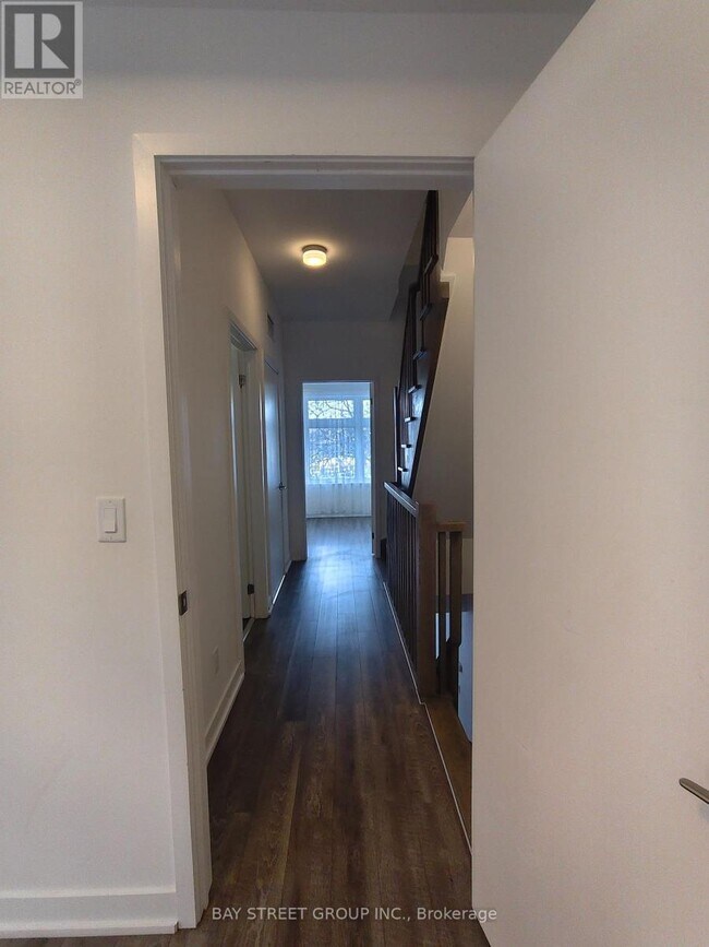 Photo - 10 Echo Point