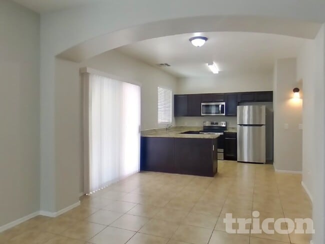 Photo - 3921 W Irwin Ave