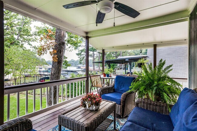 Photo - 1813 Oak Shore Dr