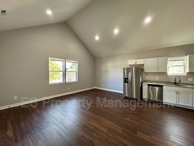 Photo - 1602 Quill St