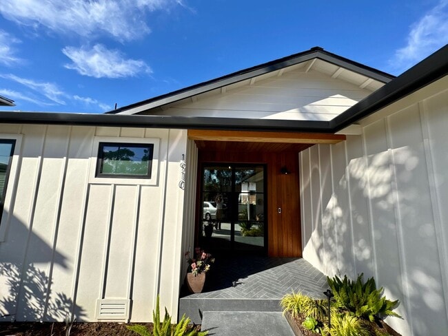 Photo - 1910 Raymond Ln Unidad Main House