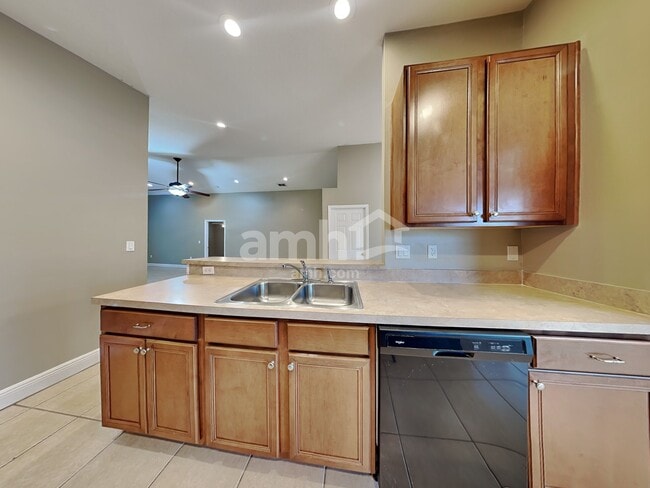 Photo - 403 Lisa Ann Ct