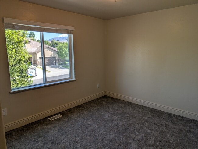 Photo - 140 E 620 S