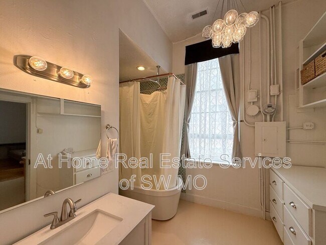 Photo - 137 Park Central Square Unidad 218