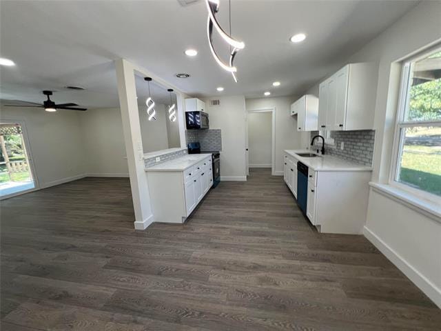 Building Photo - 8020 Laura St