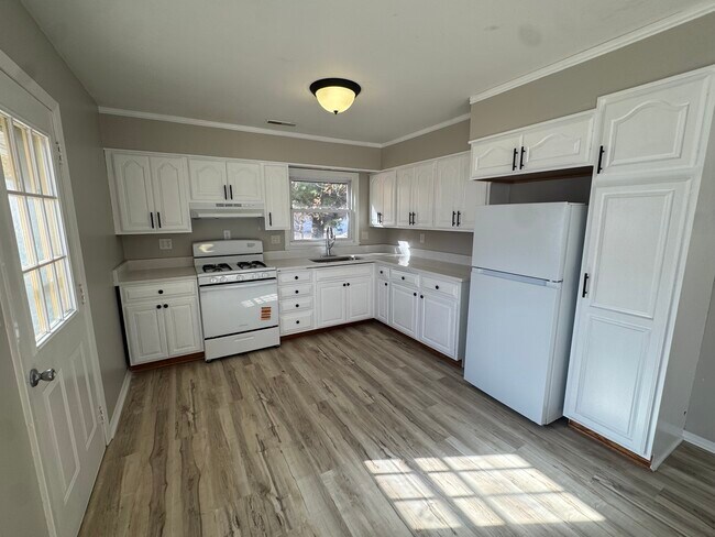 Photo - 2215 Saratoga Ave