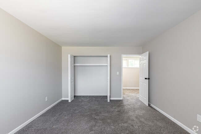2BR, 1.5BA - Bedroom