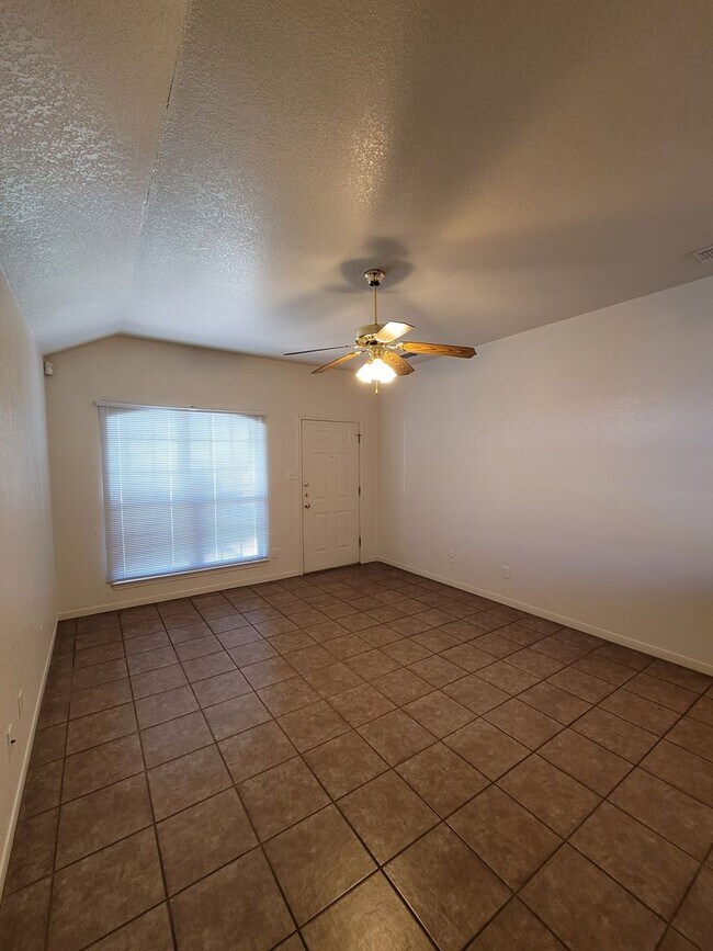3601 Dustin Ct
