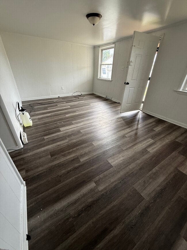 Building Photo - 253 Cedar St Unit A Rental