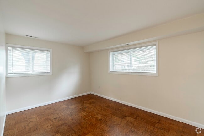 Unit 197T7 2BR 1BA: Primary Bedroom