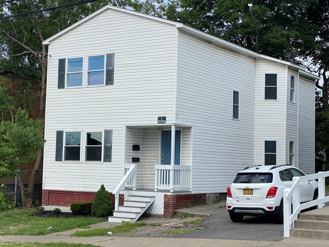 Building Photo - 205 Columbus Ave Unit 1