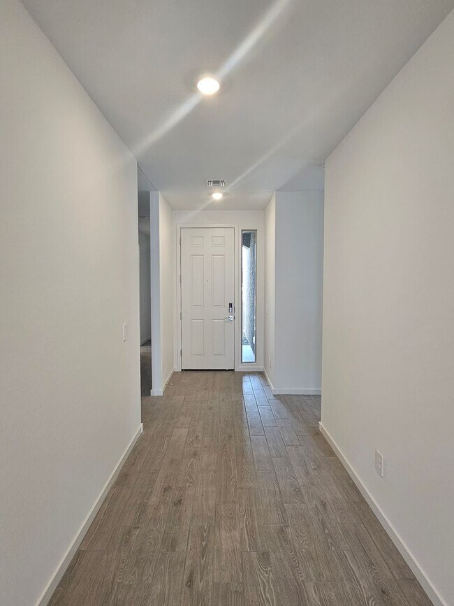 Photo - Beautiful new build w mountain views