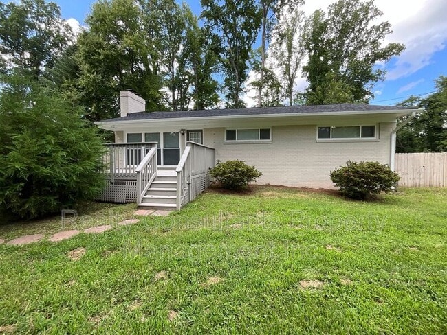 Building Photo - 4026 Sedgewood Ln