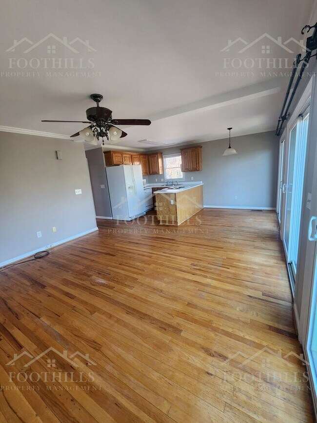 Photo - 235 Harbor Dr