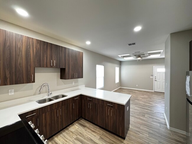 Photo - 4000 La Vista Ave Unit 3