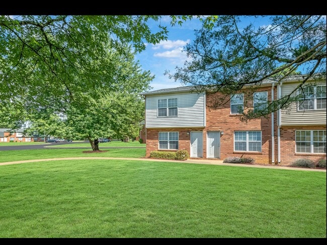 Photo - Country Club Apartments