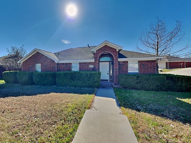 Building Photo - ***500 off the first full month’s rent with a move-in on or before 4/15*** Corner Lot in White Se...