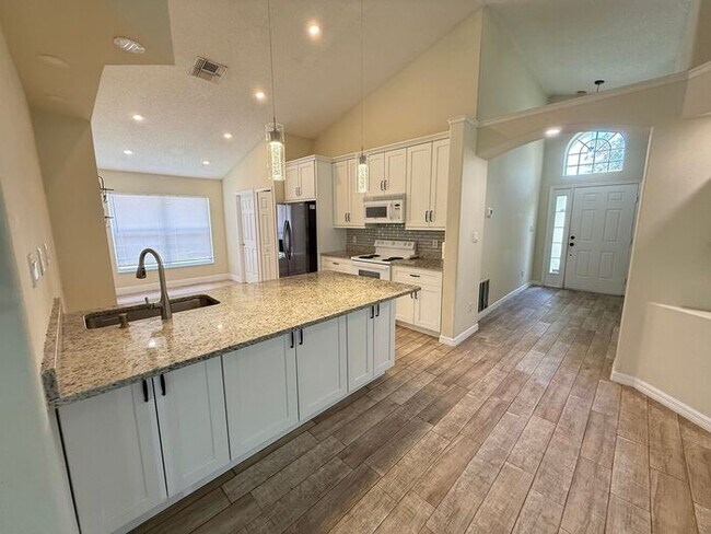 Photo - Groveland Home with community pool