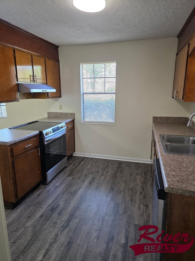 Photo - 3-Bed, 2-Bath Home in South Augusta - Larg...