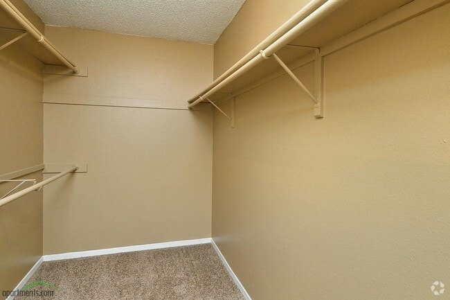 Closet - The Joseph at Huebner