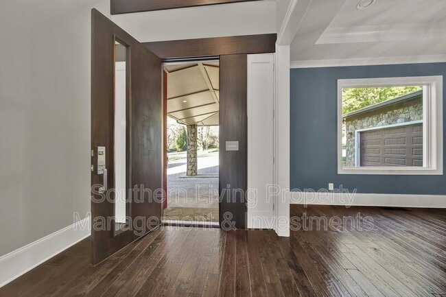 Photo - 2011 Sharon Ave House