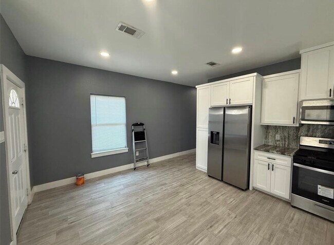 Photo - 9815 Garcroft St