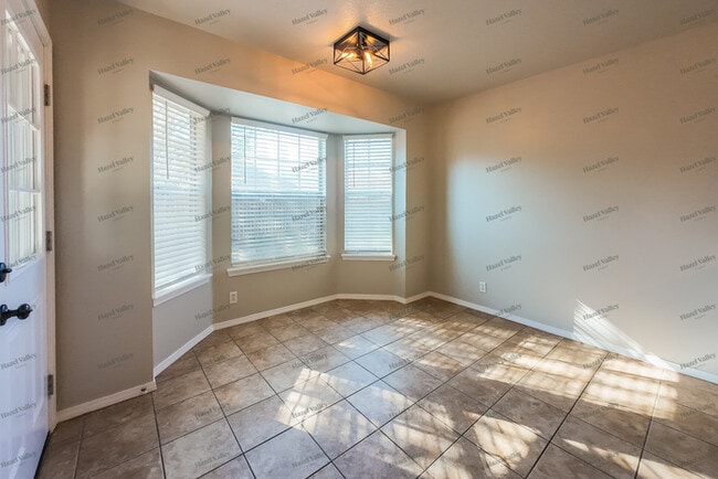 Photo - 202 E Juneau Pl