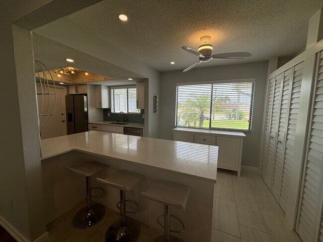 Photo - 30 Sea Harbor Dr W