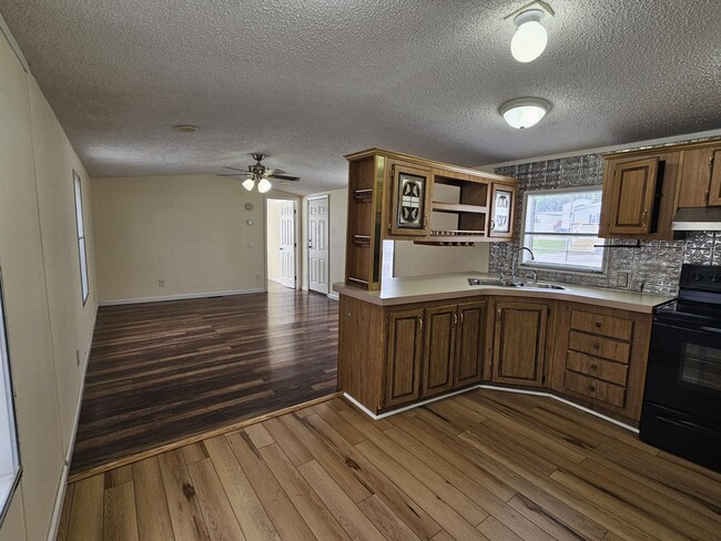 Photo - 115 Sharon Rd Unit 25