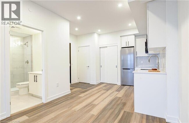 Photo - 15 Wellington St S Unit 1707