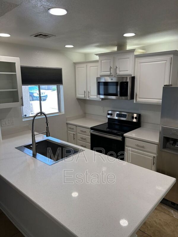 20236 N 6th Dr Unit 4