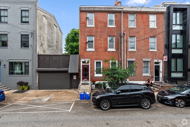 Building Photo - 631 Catharine St Unit 2 Rental
