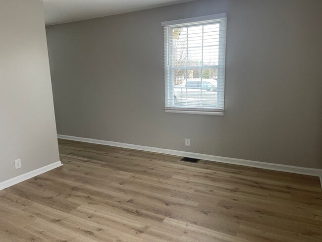 Photo - 2 bd 1 ba duplex in a Great Location