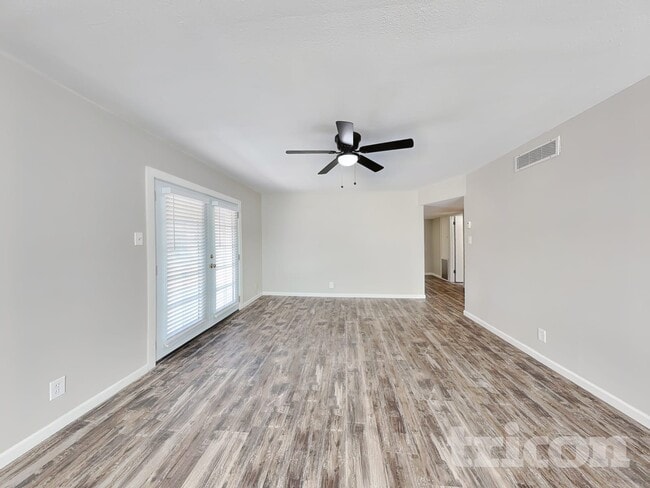 Photo - 1835 Childers Dr NE