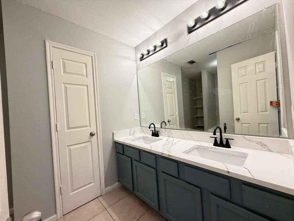 Photo - 6427 Waldron Dr Unidad False