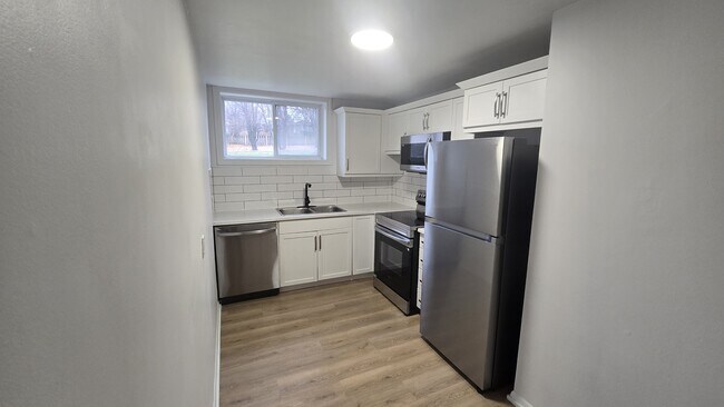 Photo - 9 Connaught Ave Unit 2