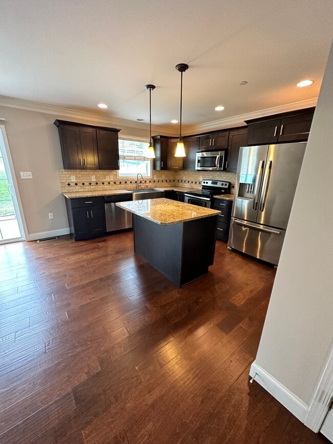 Photo - 2173 Versailles Dr