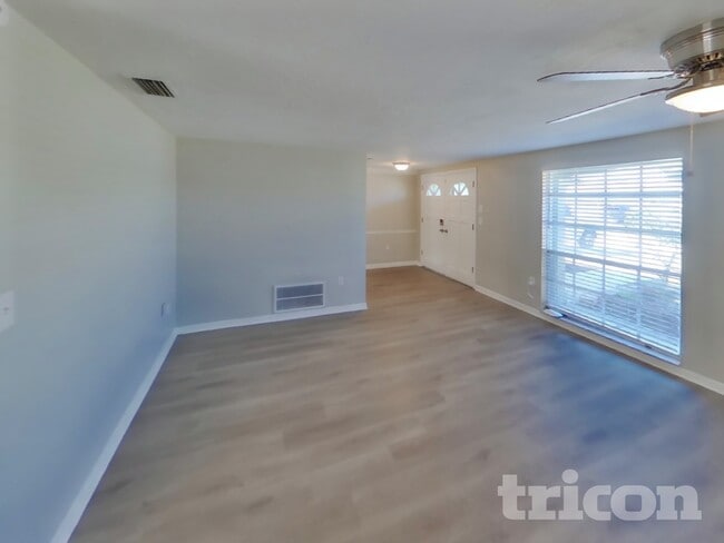 Photo - 3518 Springfield Dr